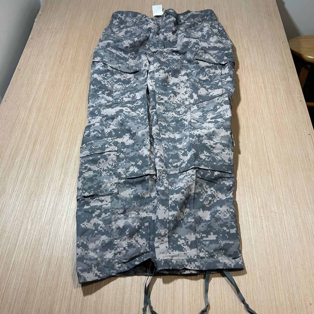 US Army ACU Digital Camo Cargo Pants Mens Medium Regular 8415-01-548-4695 NEW